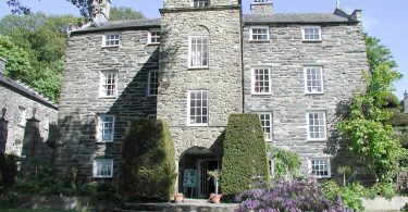Plas Brondanw (Photo © Copyright Oosoom / Wikipedia)Plas Brondanw (Photo © Copyright Oosoom / Wikipedia)