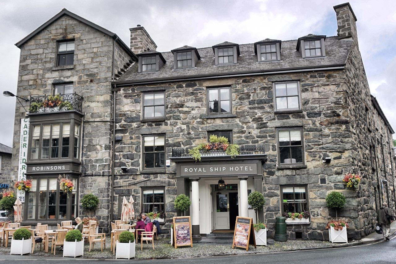 The Royal Ship Hotel